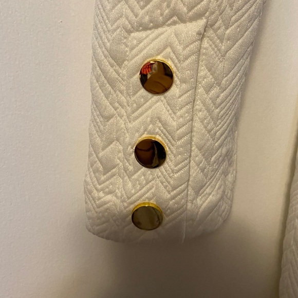 2/$40 —- Classy bodycon white dress - Picture 3 of 5